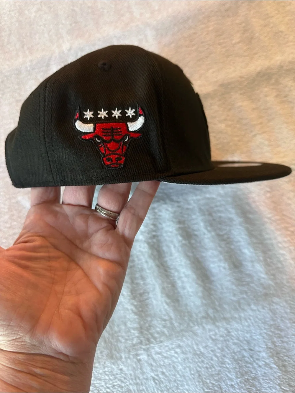 NWT New Era Chicago Bulls Youth Snapback Hat - Black & Red